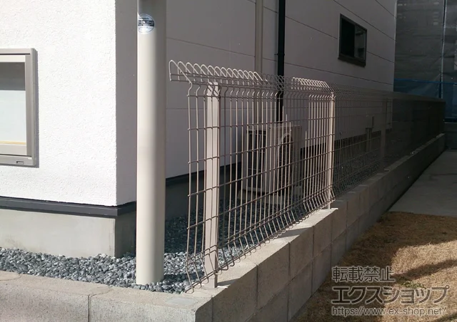 三重県富山市のYKKAPのフェンス・柵 メッシュフェンス G10-R フリー支柱タイプ 施工例