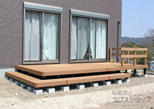 茨城県佐賀市のYKKAPのウッドデッキ リウッドデッキ 200 +リウッドデッキフェンス4型 施工例