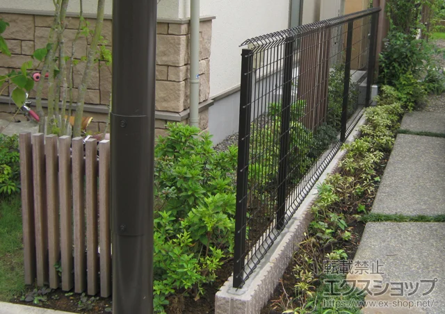 東京都調布市のLIXIL(リクシル)のフェンス・柵 イーネットフェンス1F型 自由柱タイプ 施工例