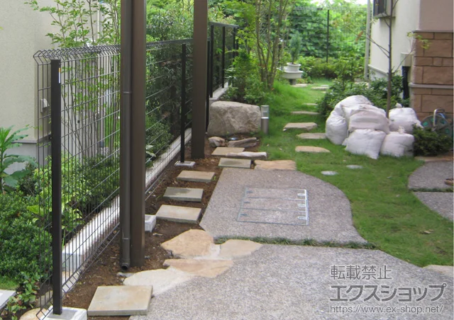 東京都調布市のLIXIL(リクシル)のフェンス・柵 イーネットフェンス1F型 自由柱タイプ 施工例