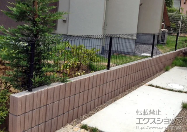 千葉県白井市のYKKAPのフェンス・柵 イーネットフェンス1F型 自由柱タイプ 施工例
