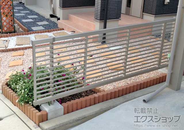 徳島県多摩市のYKKAPのフェンス・柵 エクスラインフェンス12型 自由柱タイプ 施工例