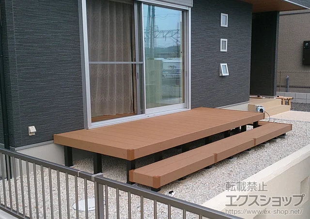 滋賀県松戸市のLIXIL リクシル(TOEX)のウッドデッキ リウッドデッキ 200＋段床部材一式(正面・片側面1段) 施工例