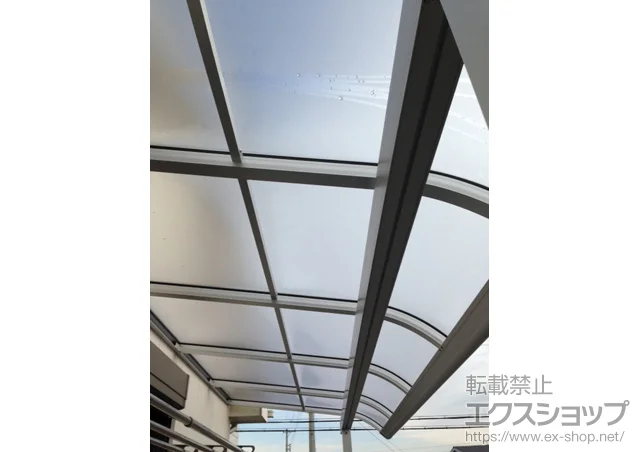 愛知県富山市のYKKAPのバルコニー・ベランダ屋根 ヴェクターテラス R型 屋根タイプ 単体 積雪〜20cm対応 施工例