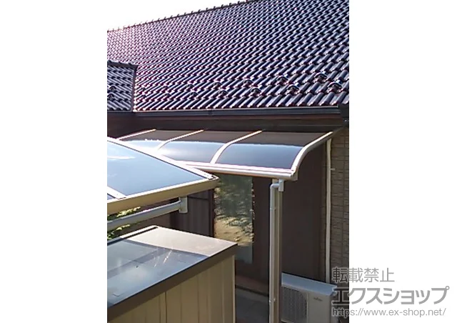 愛知県入間郡毛呂山町ののカーポート、テラス屋根 プレシオステラス R型 テラスタイプ 単体 積雪〜20cm対応 施工例