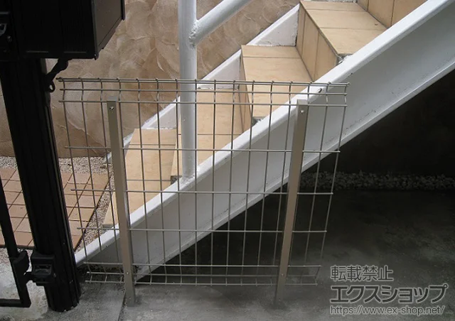 神奈川県横浜市のYKKAPのフェンス・柵 イーネットフェンス2F型 自由柱タイプ 施工例