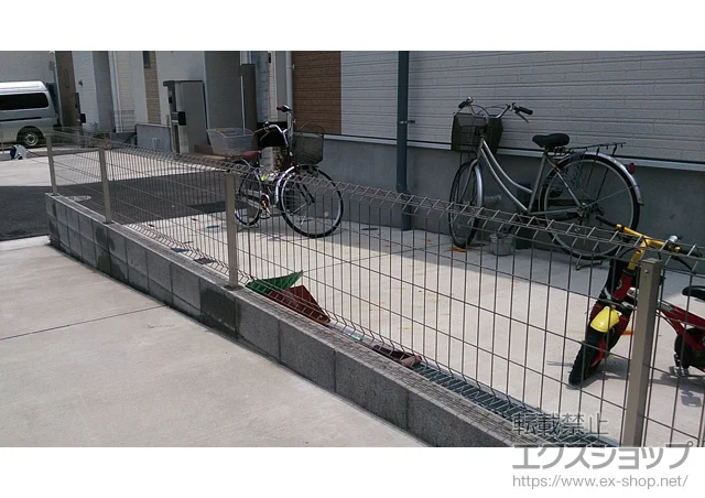 神奈川県大分市のValue Selectのフェンス・柵 イーネットフェンス1F型 自由柱タイプ 施工例