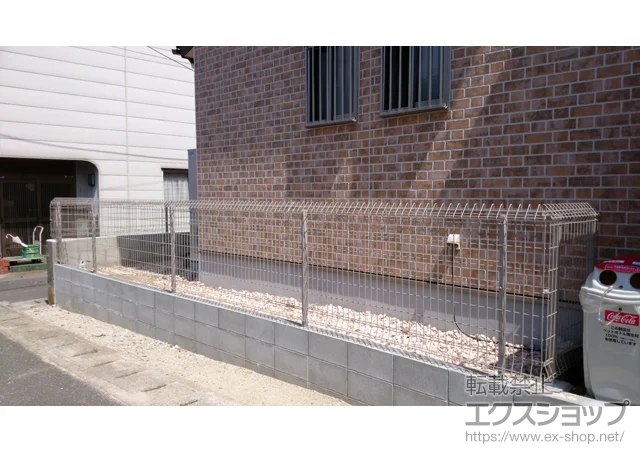 福岡県北杜市の積水樹脂(セキスイ)のフェンス・柵 メッシュフェンス G10-R 自由柱施工 施工例