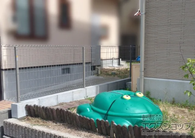 広島県尾道市のYKKAPのフェンス・柵、カーゲート イーネットフェンス1F型 自由柱タイプ 施工例