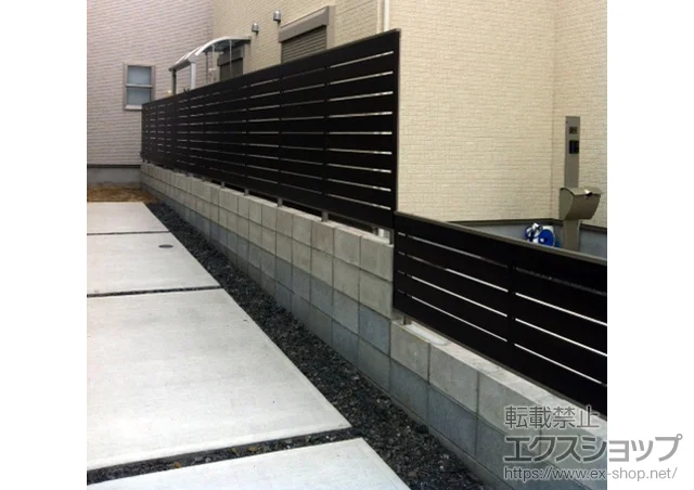 愛知県横浜市ののウッドデッキ、フェンス・柵、門扉 ジオーナフェンス YS型 マテリアルカラー フリーポールタイプ 施工例