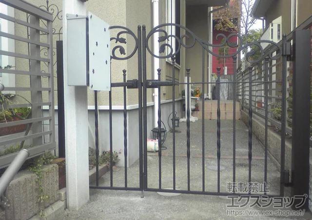 神奈川県山武市ののカーゲート、フェンス・柵、門扉 ラフィーネ門扉1型 両開き親子 柱使用 施工例