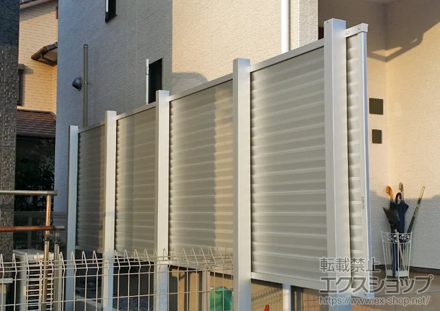 宮崎県宮崎市のValue Selectのフェンス・柵 プレスタフェンス8型 多段柱仕様(1段) 施工例