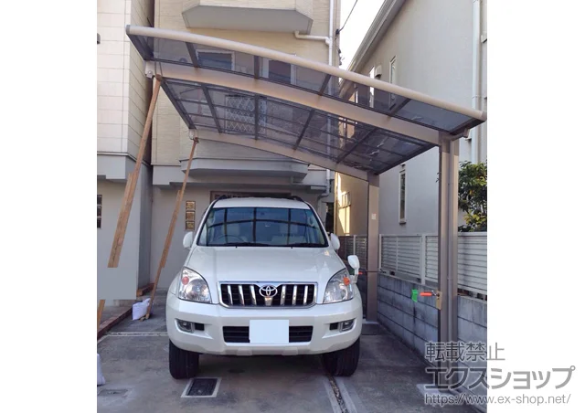 東京都千葉市のYKKAPのカーポート カーブポートシグマIII 積雪〜20cm対応＋着脱式サポート（1本入り） 施工例