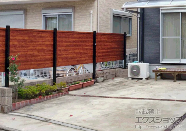福岡県東大和市のYKKAPのフェンス・柵 ジオーナフェンス YA型 マテリアルカラー 多段柱施工 施工例