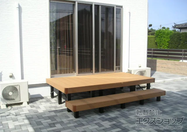 福岡県神戸市のYKKAPのウッドデッキ リウッドデッキ 200＋段床 1段(正面タイプ) 施工例