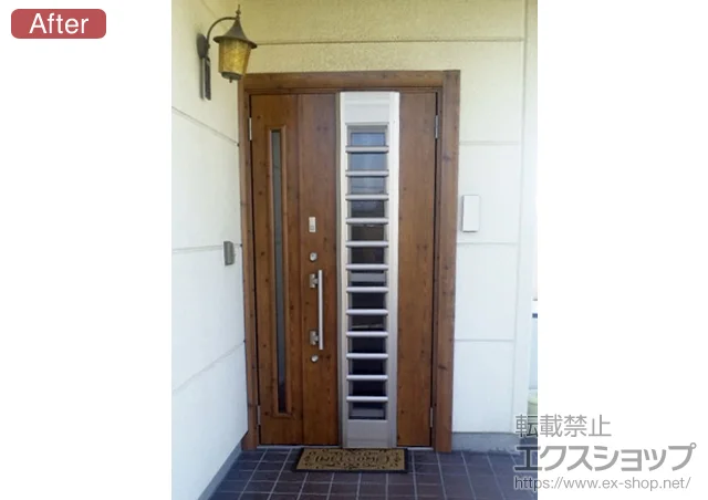 群馬県亀山市のLIXIL リクシル（トステム）の玄関ドア リシェントK4仕様 22簡易タッチキー仕様 親子R(右吊元) 001型 施工例