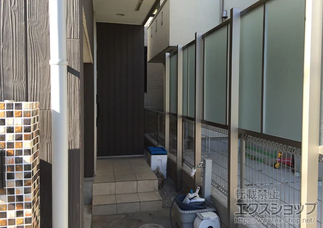 東京都東村山市のYKKAPのフェンス・柵 ライシスフェンス P型 ポリカーボネート 多段柱仕様(1段) 施工例