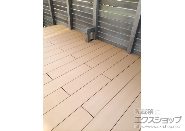 千葉県宮崎市のYKKAPのウッドデッキ リウッドデッキ 200＋段床 1段(片側面タイプ)＋独立式リウッドステップ2型 施工例