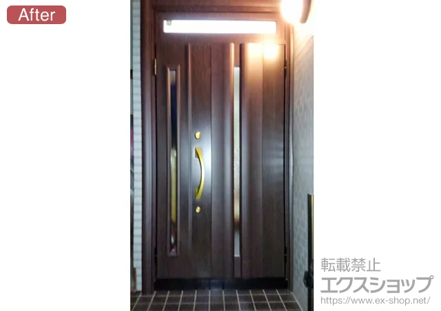 埼玉県宝塚市のLIXIL リクシル（トステム）の玄関ドア リシェント 500型 親子ランマ付タイプ 施工例