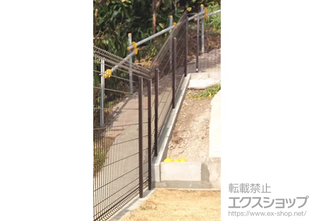 神奈川県いわき市の三協アルミのフェンス・柵 ユメッシュフェンスHR型 フリー支柱タイプ＜傾斜用＞ 施工例
