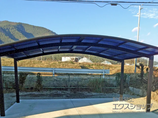 長野県上伊那郡箕輪町のYKKAPのカーポート レイナツインポートグラン　積雪〜20cm対応 施工例