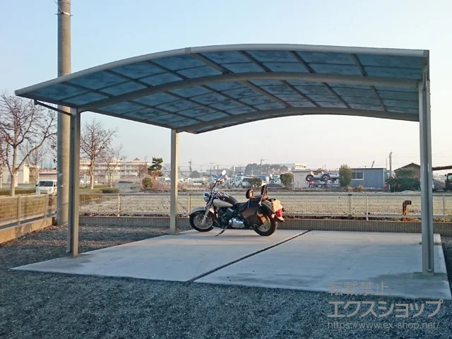 熊本県静岡市のYKKAPのカーポート ネスカR (ラウンドスタイル) ワイド 積雪〜20cm対応 施工例