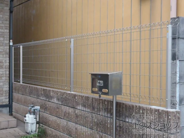 京都府杉並区のYKKAPのフェンス・柵 イーネットフェンス1F型 自由柱施工 施工例