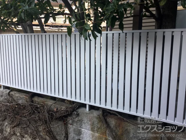神奈川県横浜市のLIXIL リクシル(TOEX)のフェンス・柵 ジオーナフェンス B4型 フリーポールタイプ 施工例