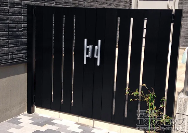 埼玉県柏市ののフェンス・柵、門扉 ジオーナ門扉 SA型 両開き 柱使用 施工例