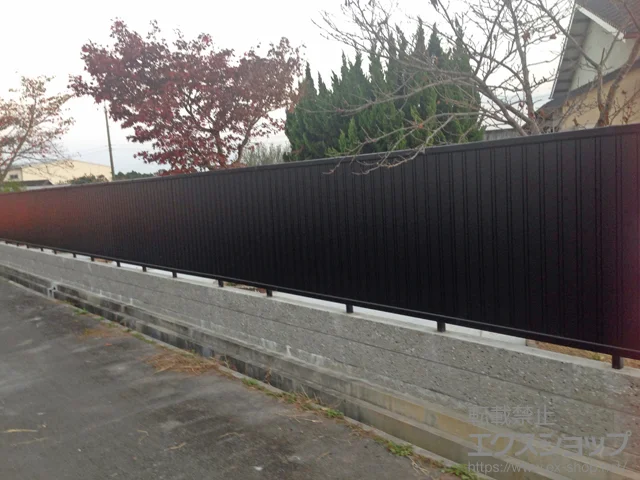 兵庫県名古屋市のYKKAPのフェンス・柵 レスティナフェンス8型 たて目隠しタイプ 自由柱仕様 施工例