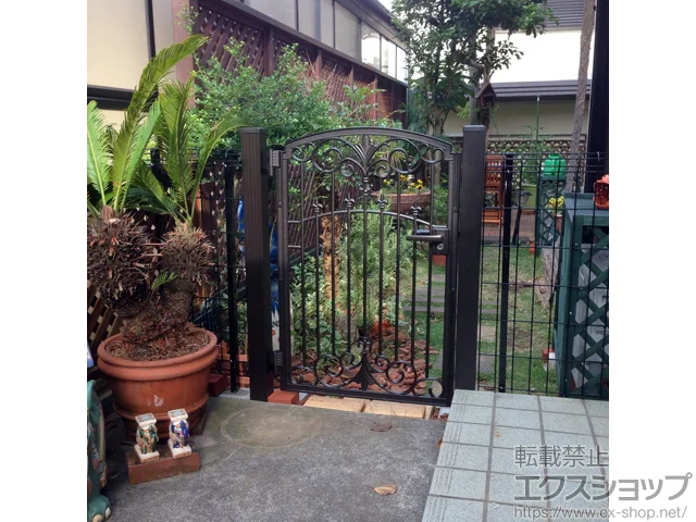 神奈川県加古川市のLIXIL リクシル(TOEX)の門扉 フェスタA型 片開き 柱使用 施工例