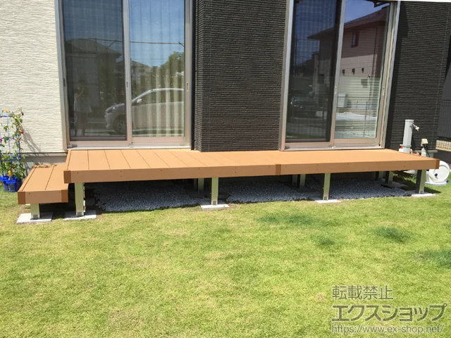 埼玉県仙台市のYKKAPのウッドデッキ リウッドデッキ 200＋段床セット 1段 片側面タイプ 施工例