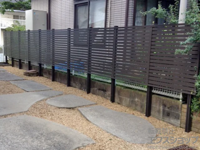 広島県吉川市のYKKAPのフェンス・柵 プレスタフェンス7Y型  多段柱仕様(1段) 施工例