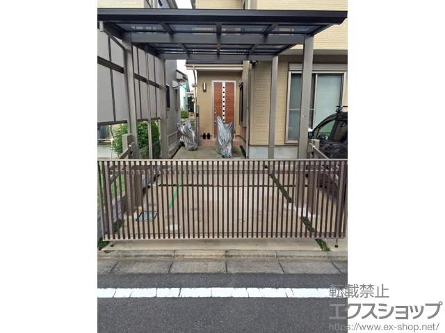 神奈川県富津市のLIXIL リクシル（トステム）のカーポート EDGE エッジ 両支持タイプ＋サイドパネル 2段 施工例