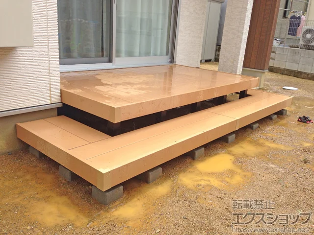 大阪府吉川市のYKKAPのウッドデッキ リウッドデッキ 200 +リウッドデッキ 200 段床セット 正面・両側面タイプ 1段 施工例