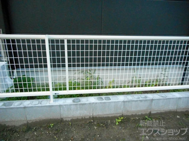 鹿児島県加古川市のLIXIL リクシル(新日軽)のフェンス・柵 レスティナメッシュフェンス2型 自由柱 施工例