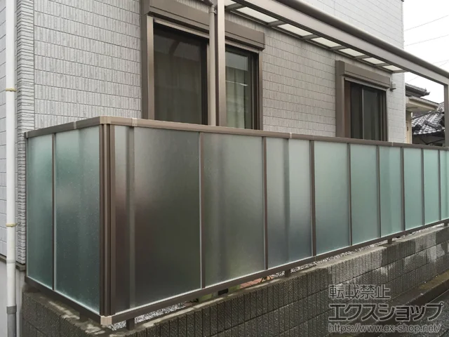神奈川県羽島市のLIXIL リクシル(新日軽)のフェンス・柵 ライシスフェンスP型  フリーポールタイプ 施工例