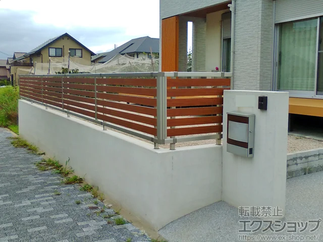 福岡県朝倉郡筑前町のYKKAPのフェンス・柵 ルシアスフェンス F04型  自由柱 施工例
