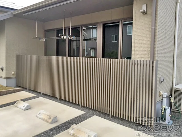 静岡県磐田市のYKKAPフェンス・柵施工例(リレーリア フェンス2N型 たて