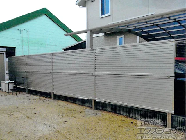 山口県貝塚市のYKKAPのフェンス・柵 レスティナフェンス7型 自由柱施工＜2段支柱＞ 施工例