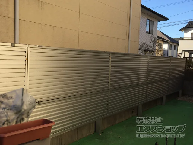福岡県清須市のYKKAPのフェンス・柵 ミエーネフェンス 目隠しルーバータイプ 自由柱施工 施工例