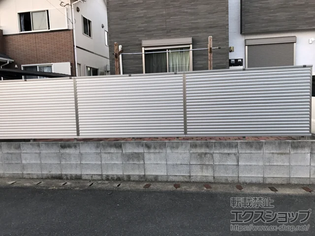 福岡県焼津市のYKKAPのフェンス・柵 レスティナフェンス5型 自由柱 施工例