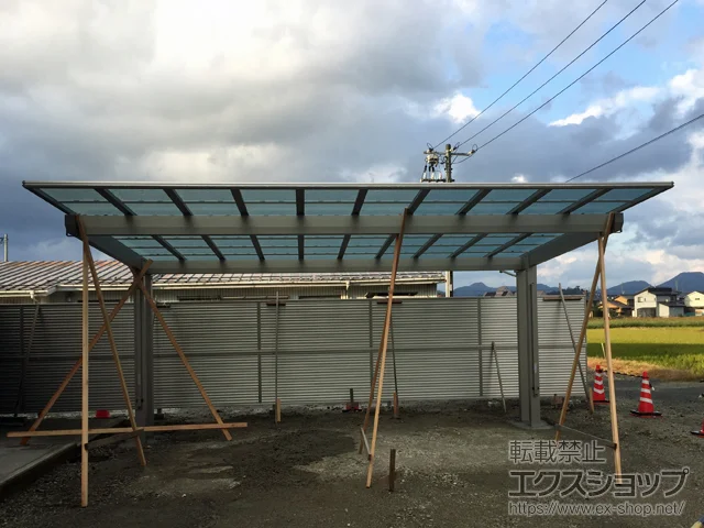 島根県三島市のYKKAPのカーポート エフルージュツインEX 後方支持タイプ 積雪〜20cm対応 施工例