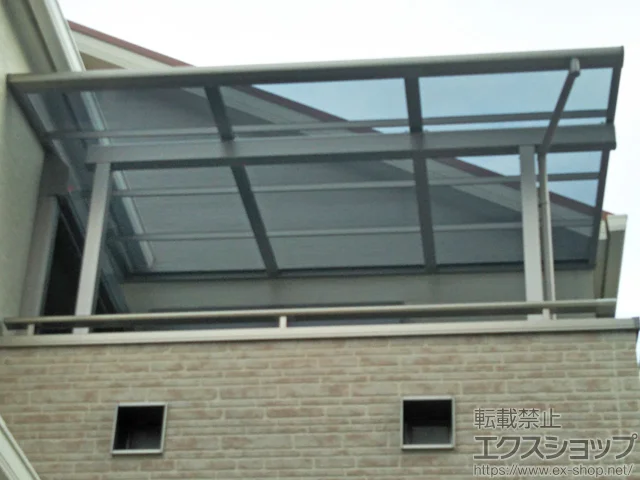 大阪府神戸市のYKKAPのバルコニー・ベランダ屋根 スピーネ F型 屋根タイプ 単体 積雪〜20cm対応 施工例