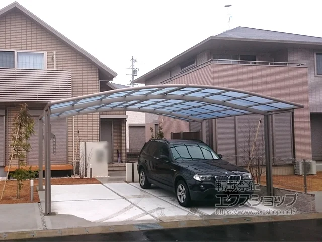 静岡県浜松市のLIXIL(リクシル)のカーポート ネスカR (ラウンドスタイル) ワイド 積雪〜20cm対応 施工例