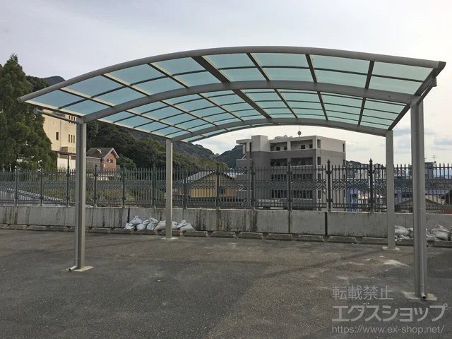 福岡県下野市のYKKAPのカーポート レイナツインポートグラン　積雪〜20cm対応＋屋根ふき材補強部品（2セット） 施工例