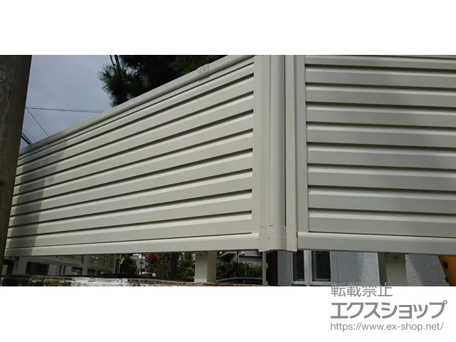 神奈川県柏市のYKKAPのフェンス・柵 ミエーネフェンス 目隠しルーバータイプ 自由柱施工 施工例