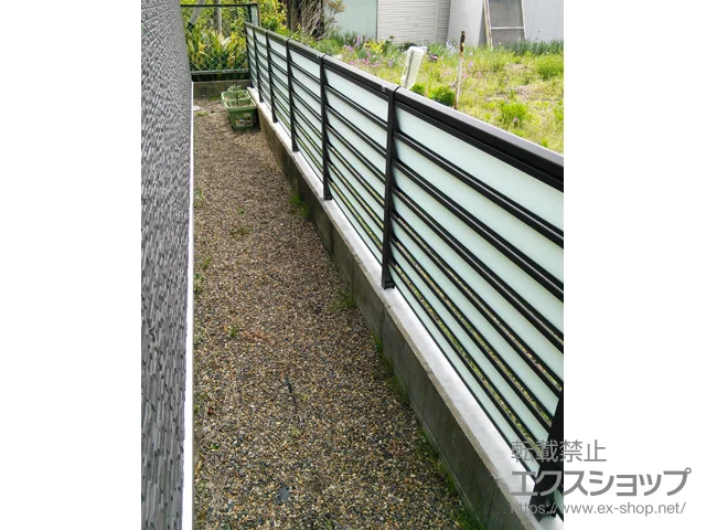 千葉県羽島市のLIXIL リクシル(新日軽)のフェンス・柵 サニーブリーズフェンスS型 採光タイプ 間仕切り施工 施工例
