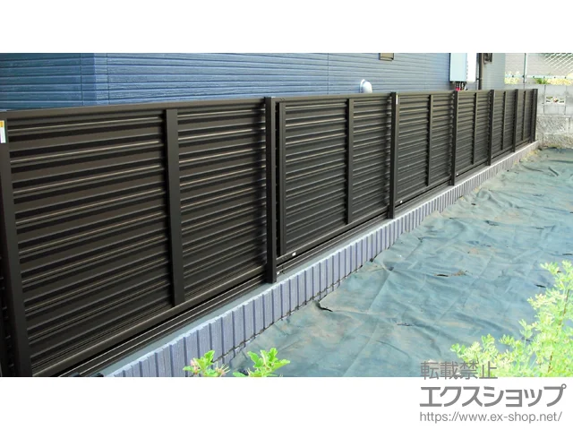 東京都名古屋市ののカーポート、フェンス・柵 ミエーネフェンス 目隠しルーバータイプ 自由柱施工 施工例