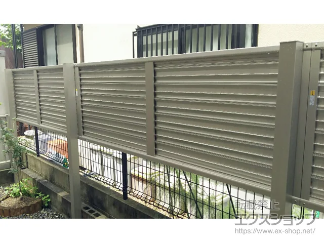 滋賀県北名古屋市のValue Selectのフェンス・柵 ミエーネフェンス 2段支柱 施工例